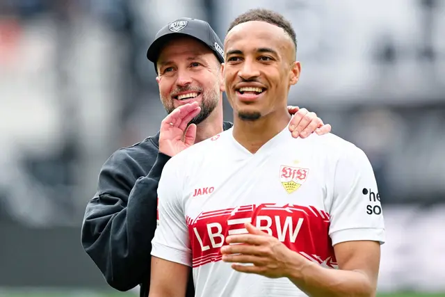 Das freut VfB-Trainer Hoeneß: Nationalspieler Jamie Leweling (r) kehrt ins Training zurück. (Archivbild) | Foto: Uwe Anspach/dpa