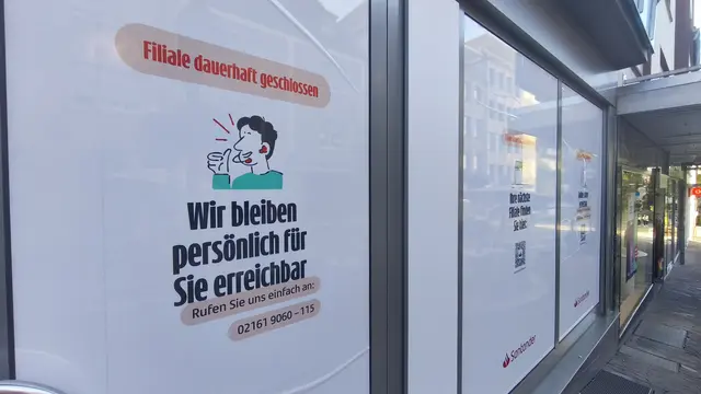 Die Santander Bank hat ihre Filiale in der Pirmasenser Hauptstraße dauerhaft geschlossen. Für Kunden ist die nächste Filiale künftig in Kaiserslautern zu finden. | Foto: Erik Stegner