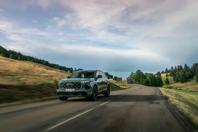 Flotter Brummer: Dem Tester kommt das immerhin rund 2,5 Tonnen schwere Gefährt recht leichtfüßig vor. | Foto: Audi AG/dpa-mag