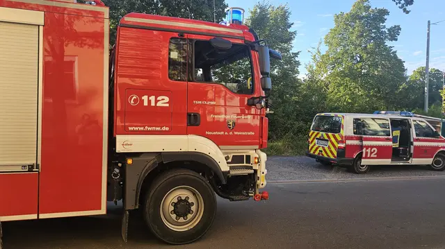 In einem Mehrfamilienhaus in Neustadt ist am Mittwoch ein Brand in einer Wohnung ausgebrochen. Das Feuer beschädigte mindestens eine weitere Wohnung, zwei Wohnungen sind unbewohnbar. | Foto: Eva Bender