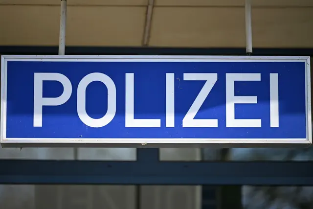 Das Land investiert 253 Millionen Euro in drei neue Polizeigebäude. (Symbolbild) | Foto: Michael Brandt/dpa