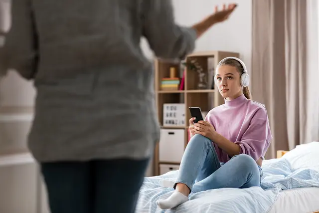 „ Wenn Schule cringe wird - Eltern bleiben stabil“ - neue Selbsthilfegruppe
für Eltern von Kindern und Jugendlichen mit Schulabsentismus
 | Foto: Syda Productions/stock.adobe.com