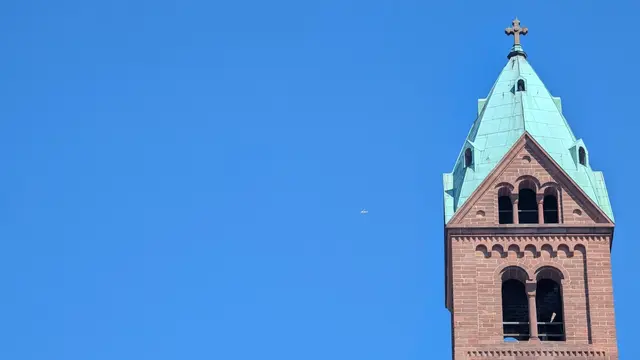 Auf heißen Tagen zeigt sich in der Stadt besonders deutlich, welche Straßen und Flächen Wärme lange speichern. | Foto: Stadt Speyer