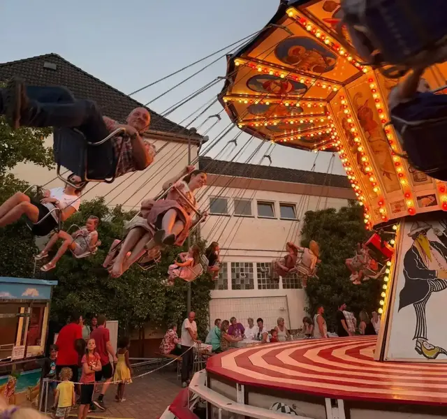 Die Bauern- und Winzerkerwe 2026 in Lachen-Speyerdorf bietet wieder ein abwechslungsreiches Programm für die ganze Familie – mit Kerweumzug, Musik, Weingenuss und vielen weiteren Highlights. | Foto: Christian Gerau