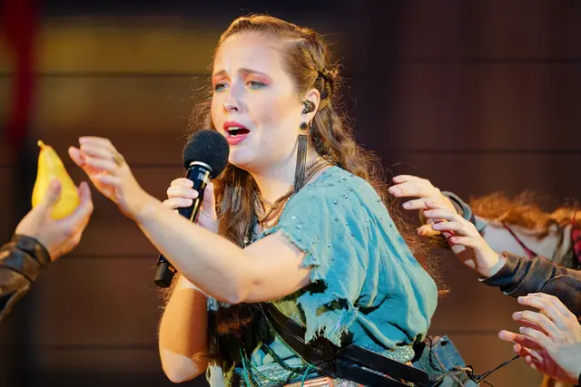 Alice im Nibelungenland: Merton wurde 2017 mit dem Hit «No Roots» international bekannt. (Archivbild) | Foto: Uwe Anspach/dpa