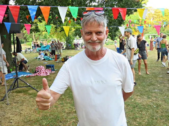 Nass, aber glücklich: Jo Jacobs von "Waldrauschen" | Foto: Brigitte Melder