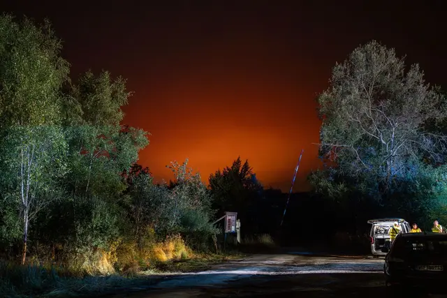 Das Feuer im Osten Belgiens ist weiter außer Kontrolle.  | Foto: Max Lametz/dpa