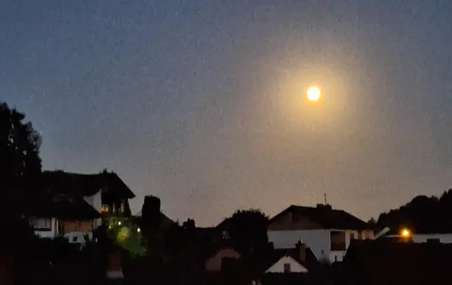 Vollmond über Bann: Leserfoto aus der Westpfalz. | Foto: Arnold Germann