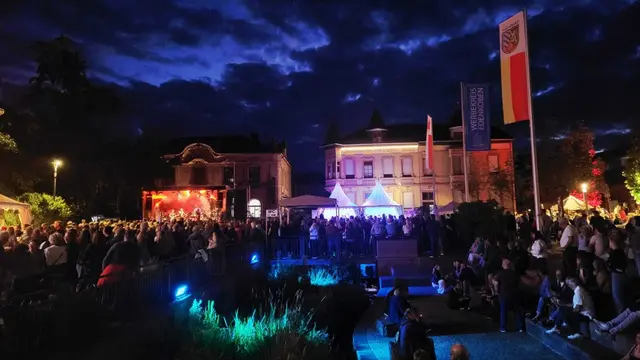 Der Werner-Kastner-Platz wird beim Stadtfest in Edenkoben an drei Tagen zum Treffpunkt für Konzertpublikum, Vereine und Familien. | Foto: Stadt Edenkoben