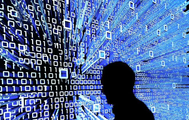 Ohne Digitalisierung und Künstliche Intelligenz ist das Leben heute nicht mehr vorstellbar: Das Saarland will daraus einen Mehrwert ziehen. (Symbolbild)  | Foto: Peter Steffen/dpa