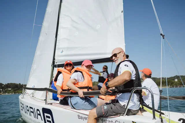Inklusions-Regatta: Auf dem Starnberger See segelten Teams mit und ohne Einschränkungen gemeinsam für mehr Teilhabe im Sport. | Foto: Eagles Charity Golf Club e.V., Foto: Johanna Schlüter