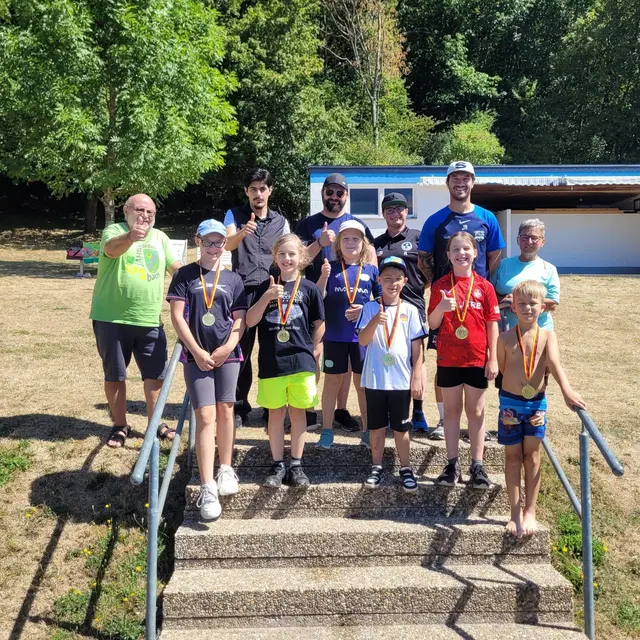 Beim sportlichen Ferienabschluss in Rothselberg und Bosenbach legten sechs Kinder das DOSB-Sportabzeichen ab. | Foto: Wolfgang Kehrein