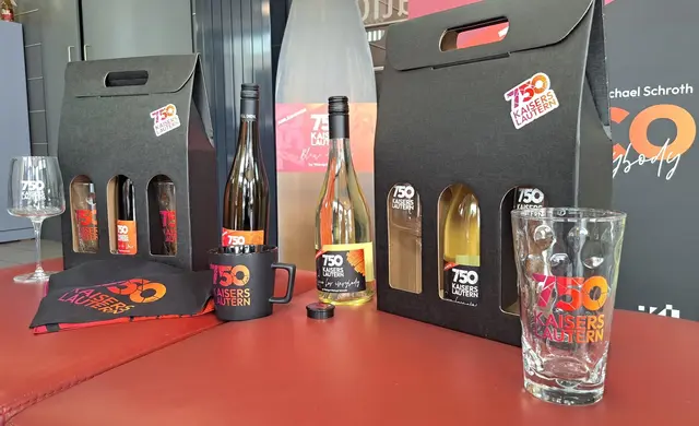 Zum Jubiläum „750 Jahre Kaiserslautern“ gibt es eine vielfältige Kollektion mit Souvenirs und Geschenkartikeln | Foto: Monika Klein