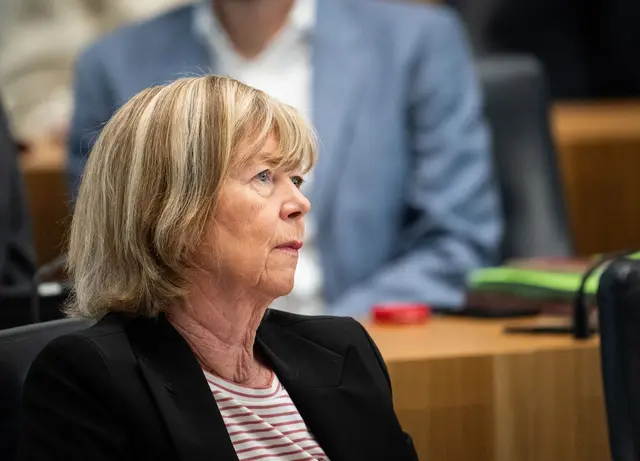 Mehr Geld für die Landesbeamtinnen und -beamten ist Kraftakt für den Landeshaushalt.  | Foto: Hannes Albert/dpa