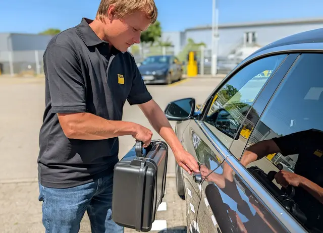 ADAC-Test: Mit einem Funkverlängerer kann überprüft werden, ob ein Keyless-System sicher ist. | Foto: ---/ADAC/Test & Technik/dpa-mag