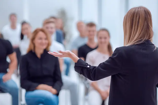 Ein Seminar hilft den Teilnehmern, neue Dinge zu lernen / Symbolbild | Foto: ASDF/stock.adobe.com