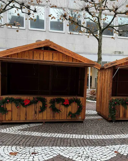 Wer mit dem Verein auf dem Weihnachtsmarkt etwas anbieten oder Spenden sammeln will, kann dafür eine Hütte mieten. | Foto: Stadt Pirmasens