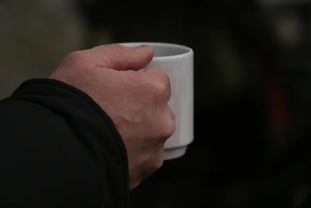 Nach einem Streit am Mainzer Hauptbahnhof wurde ein 19-Jähriger durch heißen Kaffee im Gesicht verletzt. Die Polizei ermittelt wegen gefährlicher Körperverletzung und Beleidigung. | Foto: Heike Schwitalla