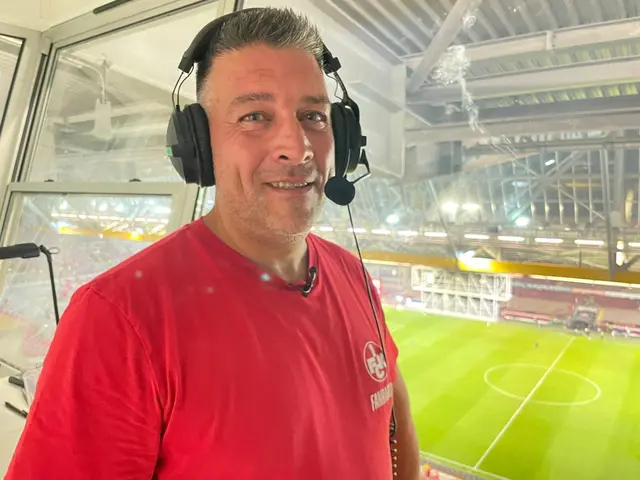 Marco Menches aus Kaiserslautern setzt sich dafür ein, dass blinde Fußballfans Spiele auf dem Betzenberg live miterleben können | Foto: SWR/gratis