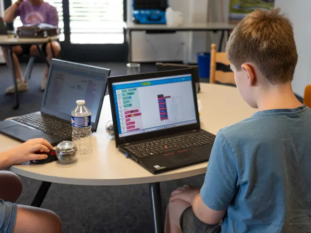 Die frühzeitige Begeisterung für Zukunftstechnologien und MINT-Themen ist ein wichtiger Baustein für die Bildung des Nachwuchses. | Foto: Marius Weiler/Technologie-Netzwerk Südpfalz e.V.