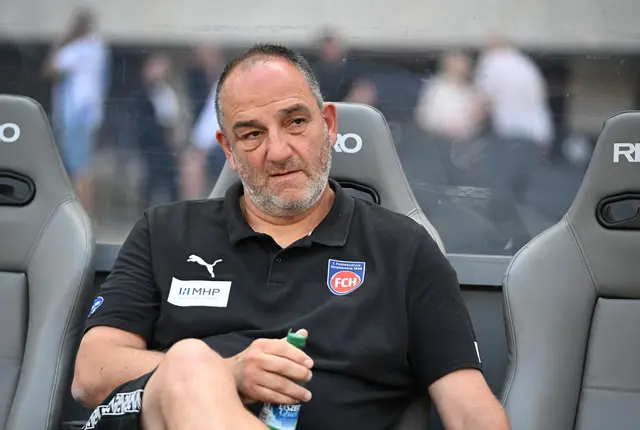 Fehlt gesperrt: Heidenheims Trainer Frank Schmidt (Archivbild) | Foto: Elisa Schu/dpa