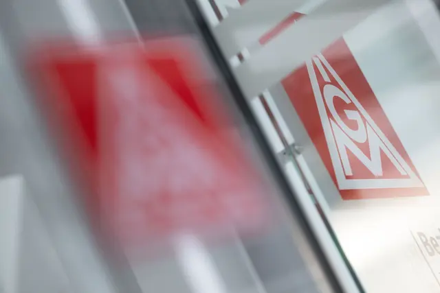 Die IG Metall lädt für Samstag, 29. August, zu einer Kundgebung nach Speyer. Es geht um die angekündigte Schließung des MANN+HUMMEL-Standorts und der geplanten Einstellung der Produktion bei TE Connectivity am Standort Speyer. (Archivbild) | Foto: Marijan Murat/dpa