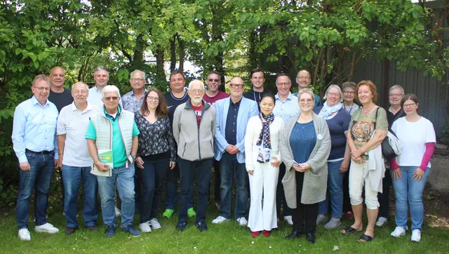 Rückblick: Beim Vereinsfrühschoppen im Mai kam die Viernheimer Vereinswelt mit Bürgermeister Matthias Baaß im Pfadfinderheim der Georgspfadfinder Viernheim e.V. zusammen. | Foto: Stadt Viernheim