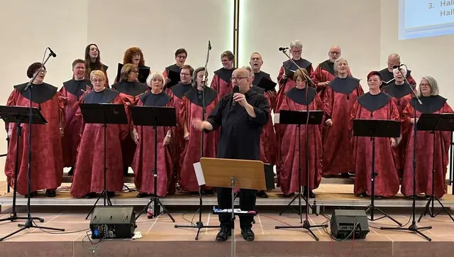 Die „Churchies“ laden herzlich zum Jahreskonzert in der Lutherkirche ein  | Foto: „Churchies“