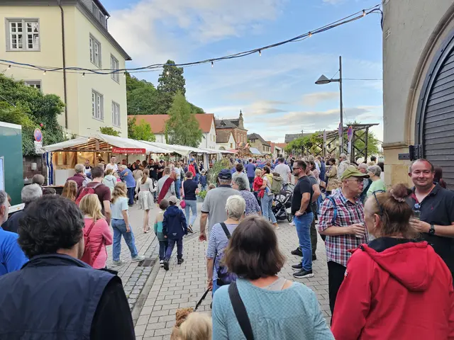 Die Haardter Kerwe lädt von Freitag, 4. September, bis Dienstag, 8. September, mit Wein, Musik und verschiedenen Programmpunkten zum gemeinsamen Feiern ein. | Foto: Eva Bender