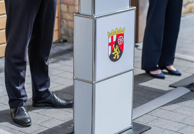 CDU und SPD wollen gemeinsam Verantwortung für Rheinland-Pfalz übernehmen.  | Foto: Andreas Arnold/dpa