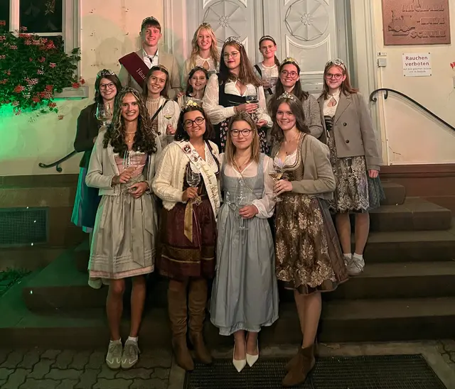 Zahlreiche Weinhoheiten sind jedes Jahr mit von der Partie. | Foto: Carsten Hofsäß