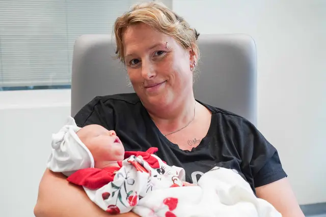 Kleine Kämpferin: Linda wurde bereits in der 36. Schwangerschaftswoche geboren. Für Mama Sandra zählt vor allem eines: dass es ihrer Tochter gut geht

 | Foto: Westpfalz-Klinikum/gratis