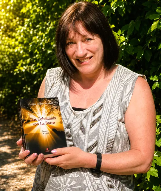 Kristina Rössler-Lehnhoff: Die Schauspielerin und Autorin verbindet ihren Roman „Das Geheimnis von La Botte“ mit dem Motto „durchschnaufen statt draufzuhauen“. | Foto: Spica Verlag GmbH