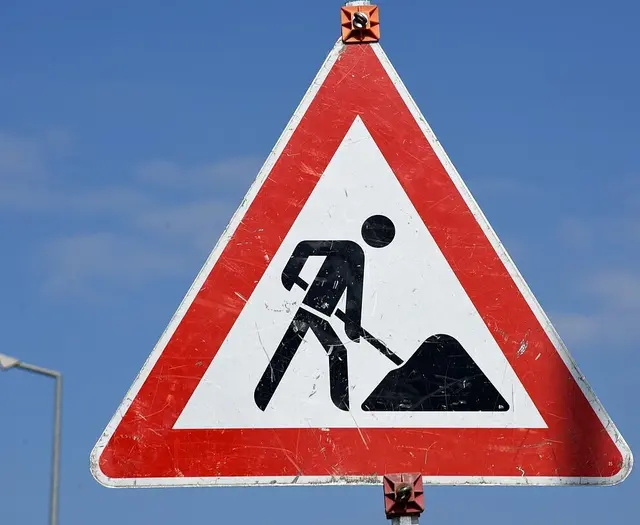 Auf mehreren Straßen in Grünwinkel laufen kurzfristige Sanierungen, einzelne Fahrstreifen werden zeitweise gesperrt. | Foto: Stadt Karlsruhe, Monika Müller-Gmelin