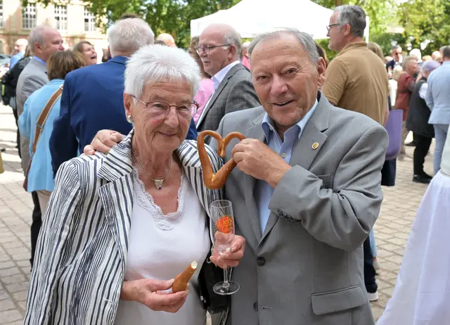 Beim Empfang nach dem Gottesdienst im Domgarten | Foto: Bistum Speyer/Klaus Landry