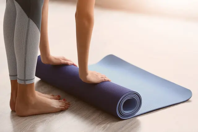Unbekannte Täter sind in ein Yogastudio in der Rodalber Straße eingebrochen. Nach Angaben der Polizeidirektion Pirmasens verschafften sich die Täter gewaltsam Zutritt zu den Räumen. | Foto: Pixel-Shot/stock.adobe.com