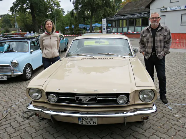Ford Mustang GT mit dem Maxdorfer Ehepaar | Foto: Brigitte Melder