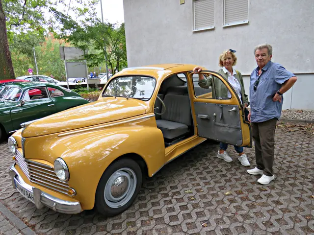 Peugeot 203 mit Türen, die nach hinten aufgehen | Foto: Brigitte Melder