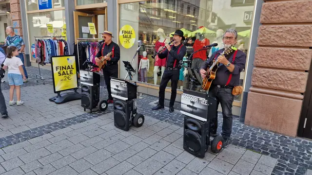 Auf den Bühnen und in den Gassen wird bei Swinging Lautern musiziert | Foto: Ralf Vester