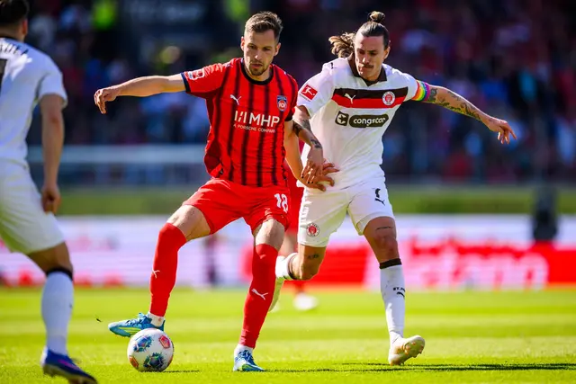 Marvin Pieringer (l) wechselt zum Bundesliga-Aufsteiger SC Paderborn. (Archivfoto) | Foto: Tom Weller/dpa