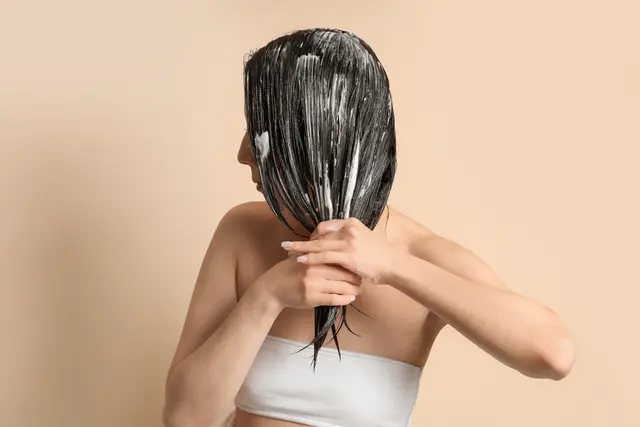 Während einige Haarmasken bei Öko-Test ordentlich abschneiden müssen andere noch mal nacharbeiten. | Foto: Pixel-Shot/stock.adobe.com