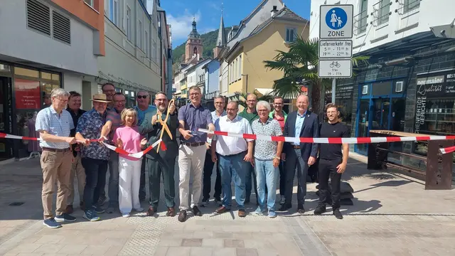 Die Kellereistraße in Neustadt ist offiziell freigegeben. Im Herbst folgen noch Bäume, Bänke und die modernisierte Beleuchtung. | Foto: Stadt Neustadt