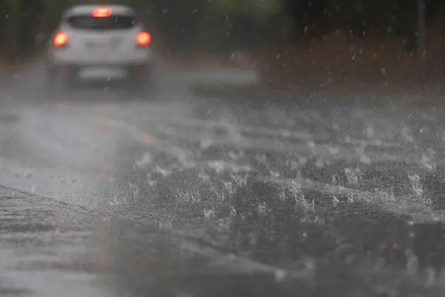 Bis Freitagabend hält Gewitter- und Unwetterrisiko an. (Symbolbild) | Foto: Tim Würz/dpa