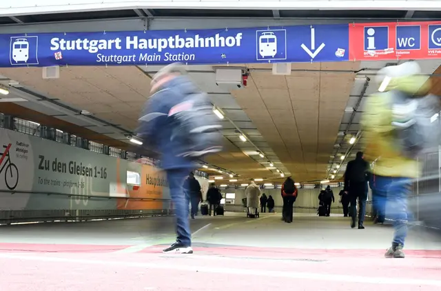 Man macht lange Meter am Stuttgarter Hauptbahnhof. (Archivbild) | Foto: Bernd Weißbrod/dpa