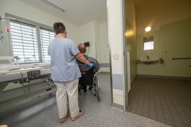 Im Gefängniskrankenhaus in Wittlich gibt es auch Pflege-Hafträume. (Archivbild) | Foto: Harald Tittel/dpa
