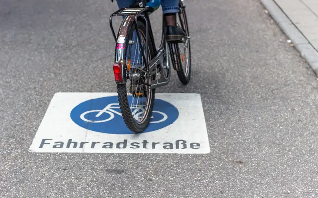 Viele Menschen fahren in Karlsruhe täglich Rad. Beim Fahrradklimatest können sie jetzt bewerten, wie sicher und angenehm der Radverkehr in ihrer Stadt ist. | Foto: Paul Needham