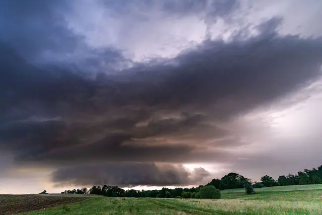 Schwere Gewitter drohen.  | Foto: Alexander Wolf/onw-images/dpa