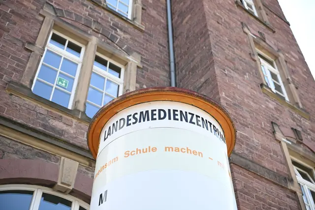 Wurde am Landesmedienzentrum Steuergeld verschwendet? Das prüft jetzt auch die Staatsanwaltschaft. (Archivbild) | Foto: Uli Deck/dpa