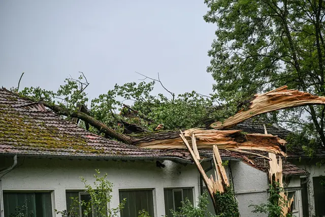 Das schwere Unwetter hat einige Schäden verursacht. (Symbolbild) | Foto: Jason Tschepljakow/dpa