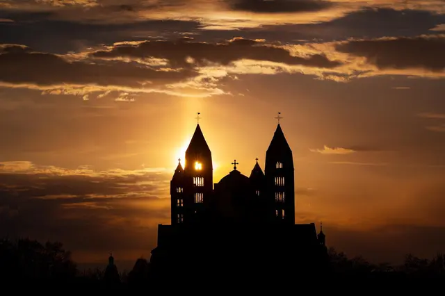 Im Speyerer Dom findet am Sonntag, 6. September, wieder ein Gottesdienst in besonderer, meditativer Form statt. | Foto: Domkapitel Speyer/Klaus Landry